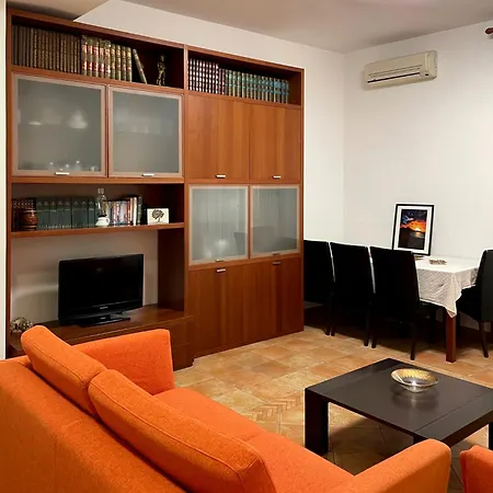 Lapilli Apartment *
